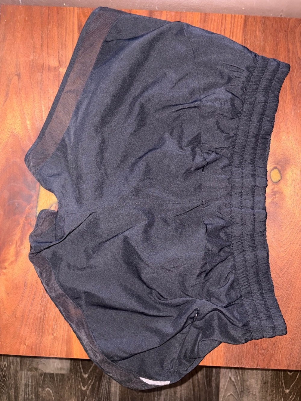 Athleta Mesh Racer Run Mid Rise 4" Short - Picture 2 of 4